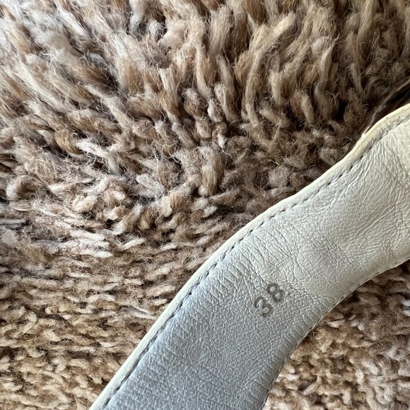 Prada Women's White Patent Leather Thong Sandals - - Picture 16 of 16